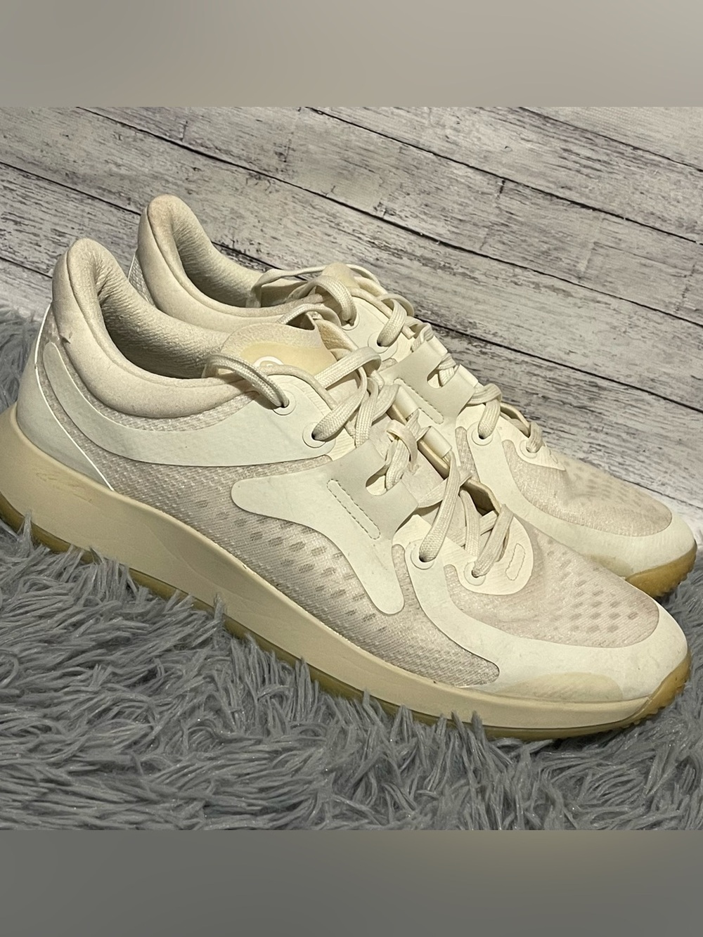 Lululemon Strongfeel Women’s Training Shoes Taupe Size 11 Excellent condition